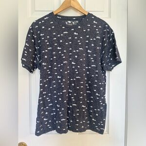 Vintage Design Cloud Print Tee – Size Large